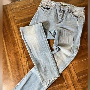 Skinny Jeans with frayed ankles